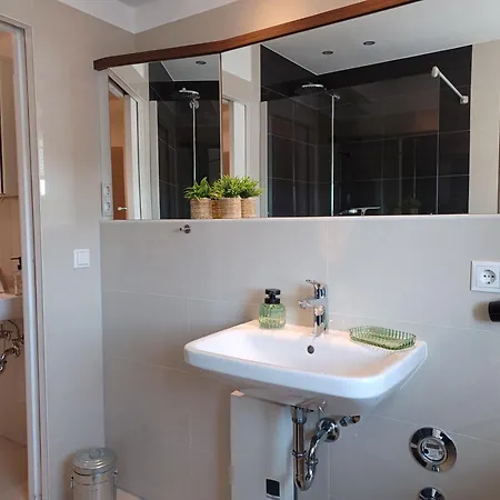 Kaeptn Brass App 27 *